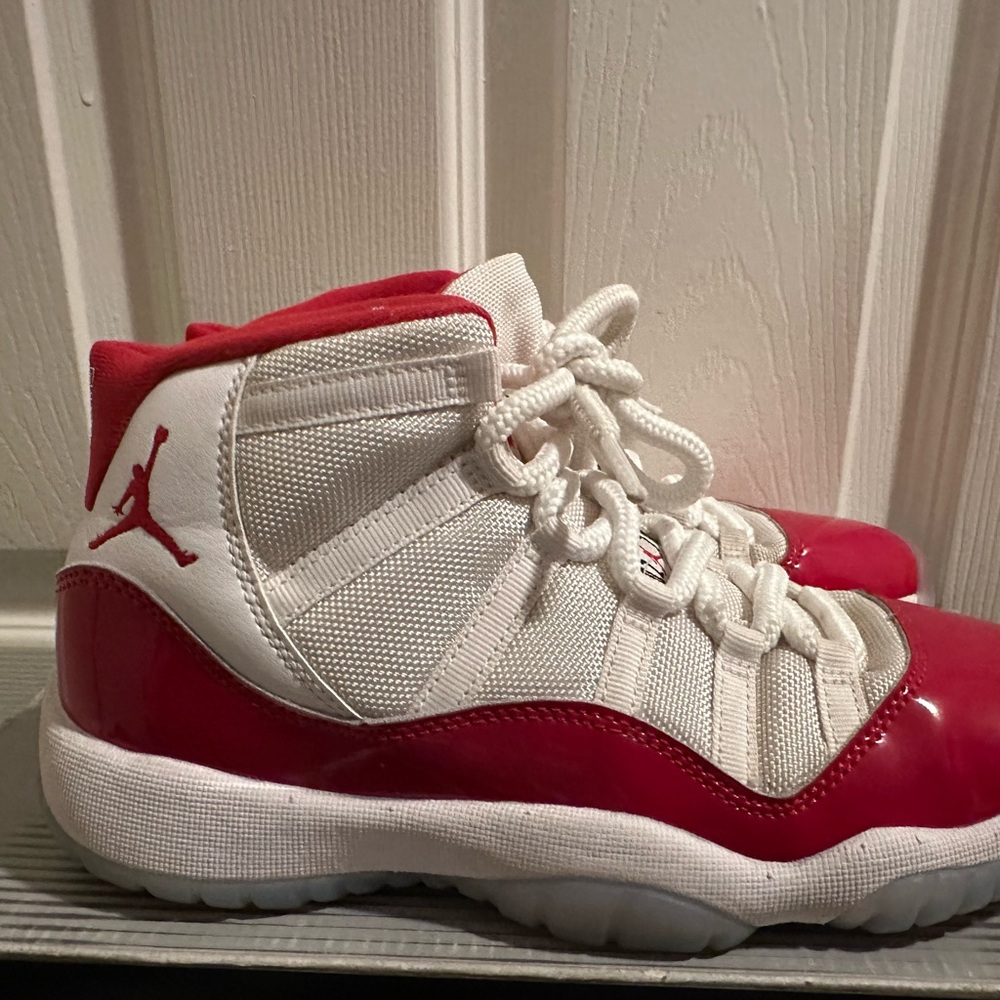 Jordan 11 Cherrys Size 5